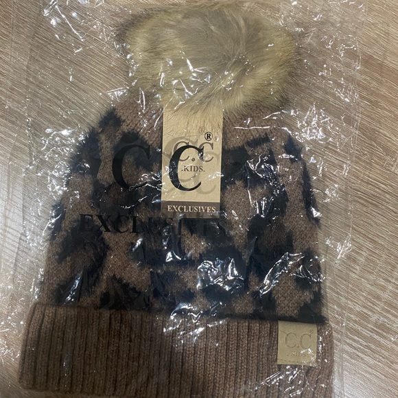 Brand new super soft CC Toddler Leopard Pom Pom Benie - Picture 2 of 2